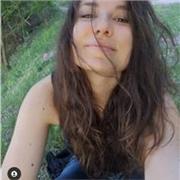 Laureata in Mediazione Linguistica impartisce lezioni di inglese, francese e tedesco
